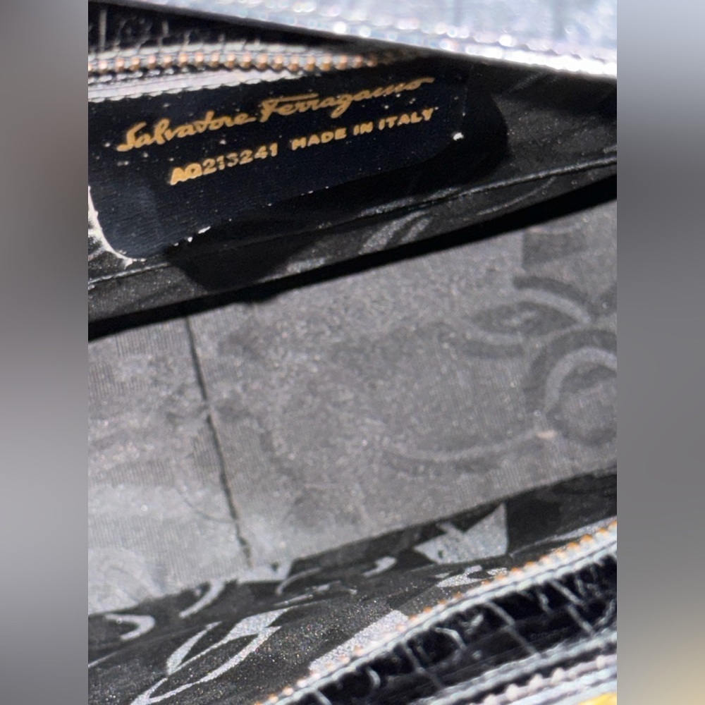 Salvatore‎ Ferragamo Gancini Shoulder Bag - Picture 9 of 10